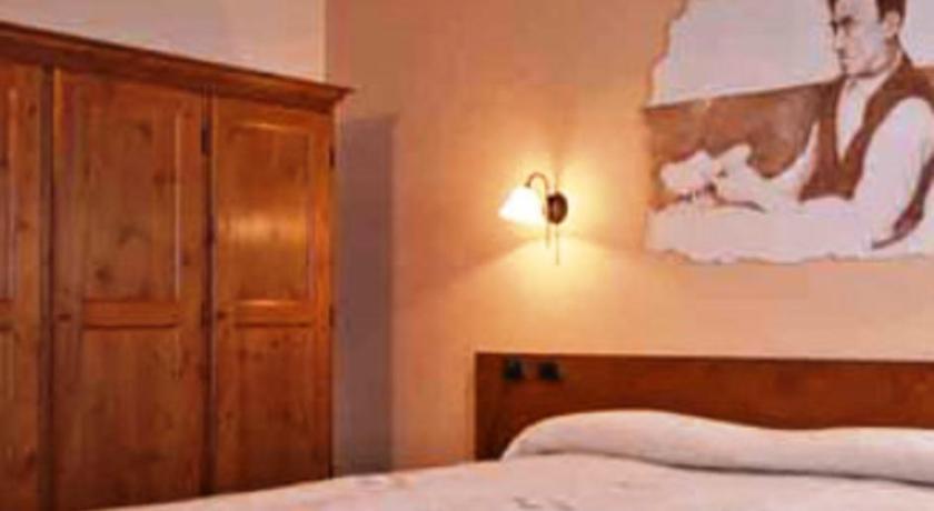 Meuble Lo Miete Viei Hotel Champoluc Szoba fotó