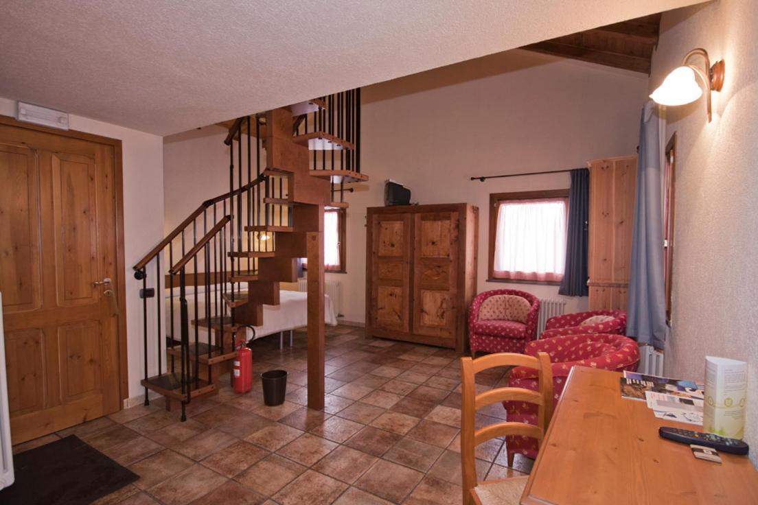Meuble Lo Miete Viei Hotel Champoluc Kültér fotó
